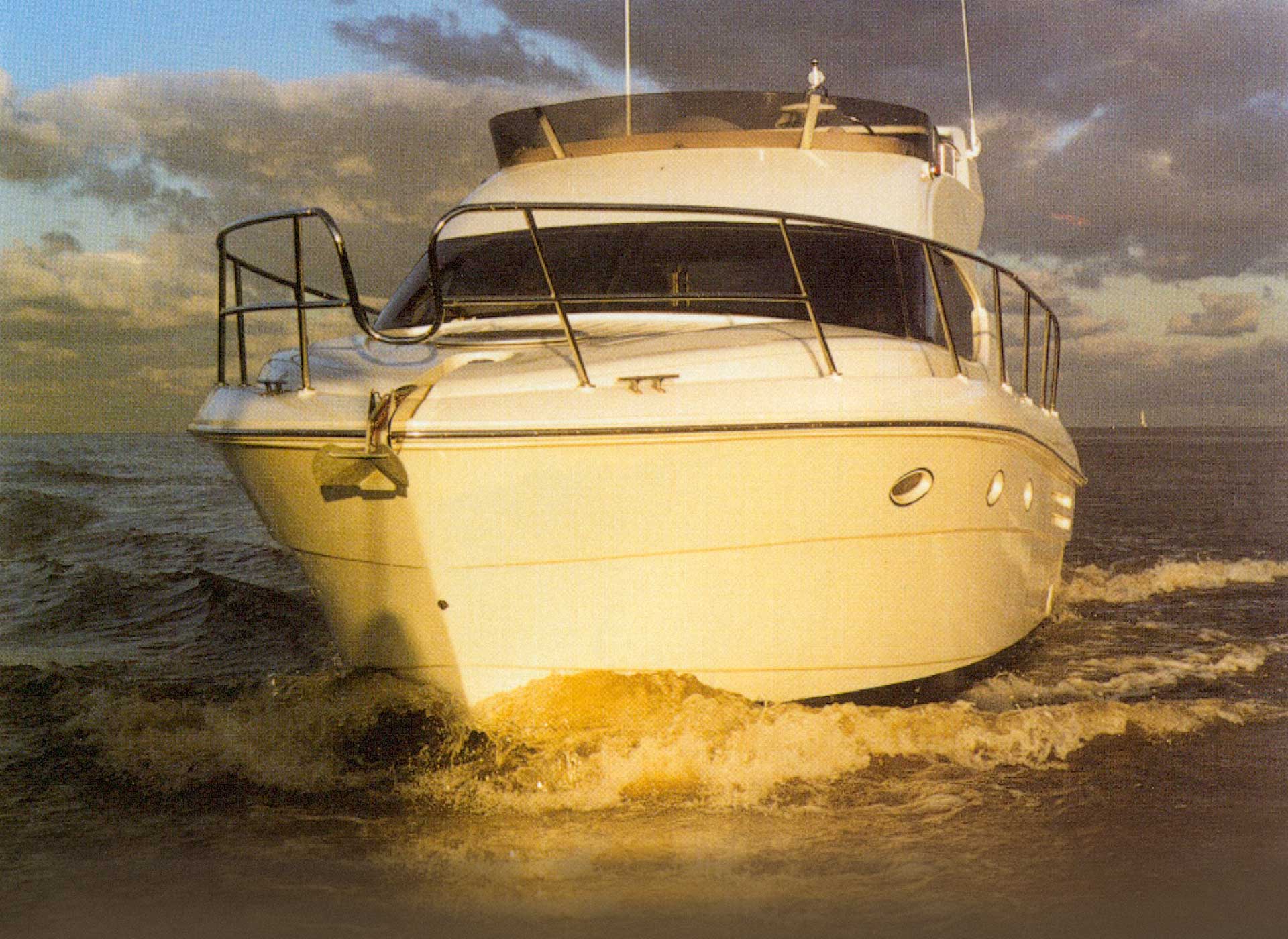 33 Motor Yacht Aqualum